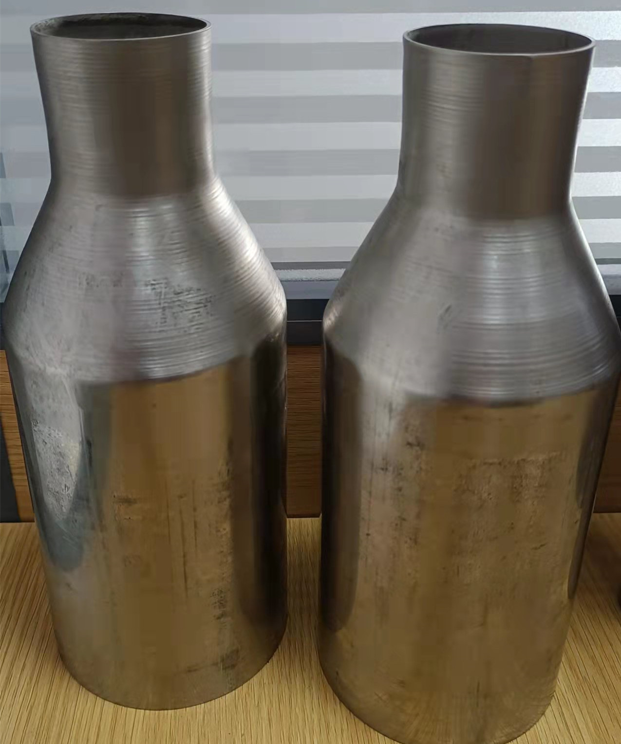 管(guan)道縮口 不鏽鋼(gāng)旋壓縮口機